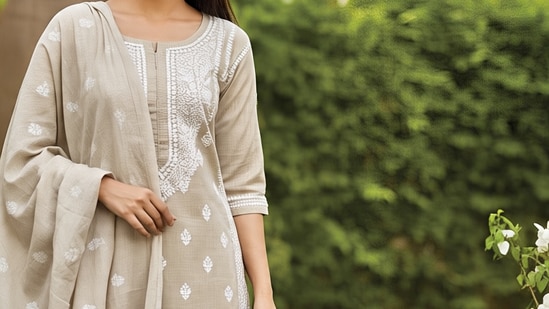 Top 8 linen kurta sets that whisper summer elegance: Best picks to ace the summer season (AI Generated)