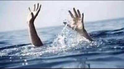A nearby temple priest tried to rescue the women but also struggled to return to the riverbank. His son then rushed in to help. (HT File)