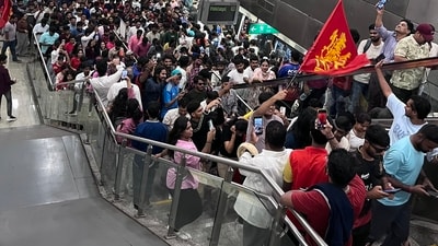Massive crowds were spotted at Bengaluru's Cubbon Park metro station on Wednesday (X/BengaluruMetroUpdates) Massive crowds were spotted at Bengaluru's Cubbon Park metro station on Wednesday (X/BengaluruMetroUpdates)