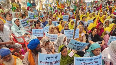 Protesters outside the Bathinda senior superintendent of police’s office on Thursday. They were demanding the arrest of the four police personnel booked after the death of Goniana resident Narinderdeep Singh in custody on May 23. (Sanjeev Kumar/HT) Protesters outside the Bathinda senior superintendent of police’s office on Thursday. They were demanding the arrest of the four police personnel booked after the death of Goniana resident Narinderdeep Singh in custody on May 23. (Sanjeev Kumar/HT)