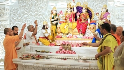 The entire ceremony of Pran Pratishtha performed by CM Yogi Adityanath along with the vedic rituals, lasted for around 45 to 50 minutes. (Pawan Dixit/HT) The entire ceremony of Pran Pratishtha performed by CM Yogi Adityanath along with the vedic rituals, lasted for around 45 to 50 minutes. (Pawan Dixit/HT)