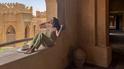 Samantha, however, seemed busy kicking her feet up and soaking in all the ‘magic’ of the place to pay any heed. Samantha, however, seemed busy kicking her feet up and soaking in all the ‘magic’ of the place to pay any heed.