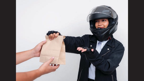 Beware of platforms and apps seeking bribery bribes in the form of tips. (Shutterstock)