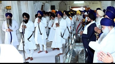 Acting jathedar Giani Kuldeep Singh Gargaj performs ‘ardas’ on the 41st anniversary of Operation Bluestar at the Akal Takht on Friday. (HT Photo) Acting jathedar Giani Kuldeep Singh Gargaj performs ‘ardas’ on the 41st anniversary of Operation Bluestar at the Akal Takht on Friday. (HT Photo)