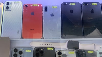 Apple India has leased 12,616 sq ft retail space in Mumbai’s Borivali suburb for ₹17.35 lakh monthly rent. (Representational Image) (AFP) Apple India has leased 12,616 sq ft retail space in Mumbai’s Borivali suburb for ₹17.35 lakh monthly rent. (Representational Image) (AFP)