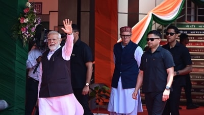 Prime Minister Narendra Modi waves after flagging off the Vande Bharat Express at Shri Mata Vaishno Devi station in Katra on June 6, (Waseem Andrabi /Hindustan Times) Prime Minister Narendra Modi waves after flagging off the Vande Bharat Express at Shri Mata Vaishno Devi station in Katra on June 6, (Waseem Andrabi /Hindustan Times)