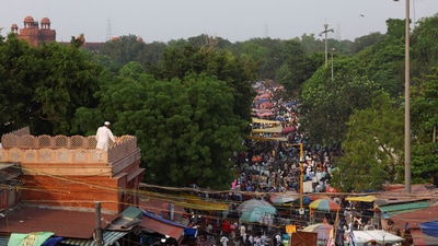 People shop at a market ahead of the Eid al-Adha festival in the old quarters of Delhi, India, June 6, 2025.&nbsp; (REUTERS)
