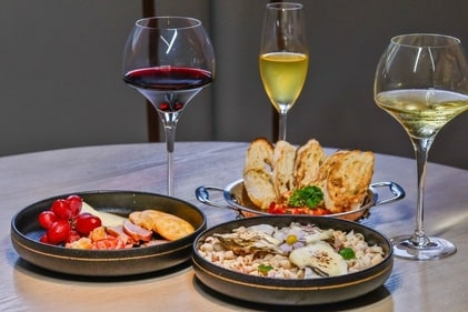 For long popular drinks like wine and champagne ruled over fine dining. (Shutterstock) For long popular drinks like wine and champagne ruled over fine dining. (Shutterstock)