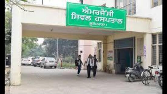 Dr Gurvinder alleged that the cops who took away his car informed him that the vehicle was parked away from the main road and that the parking contractor had asked them to do so. (HT file)