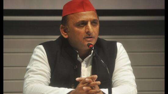 Samajwadi Party chief Akhilesh Yadav was addressing a press conference at party headquarters in Lucknow on June 6. (HT file)