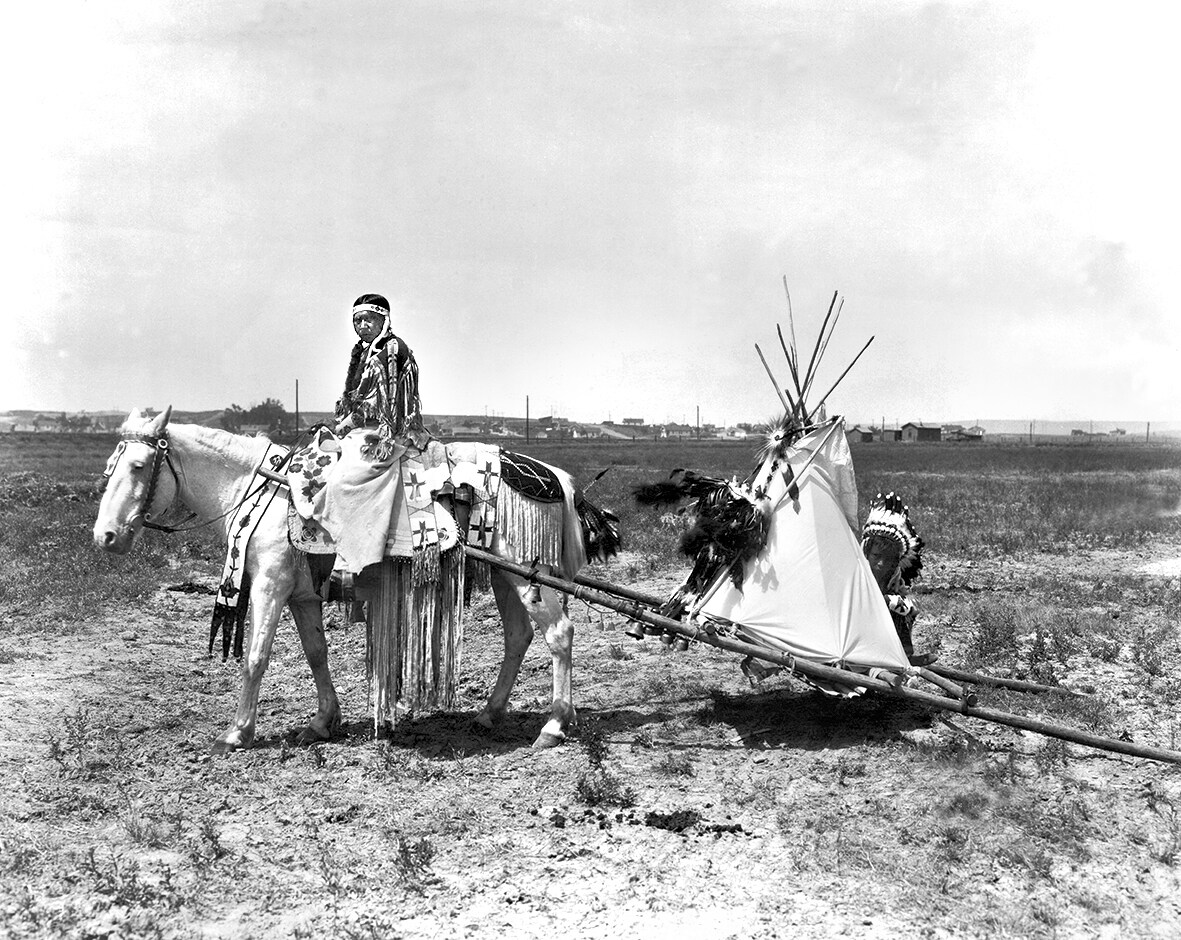 A horse-drawn travois in use by a Native American in 1926. (Getty Images) A horse-drawn travois in use by a Native American in 1926. (Getty Images)