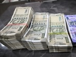A claim is viral on social media saying that the 500-rupee notes will be discontinued.