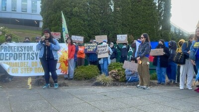 Supporters stood outside the Northwest ICE Processing Center Friday afternoon, demanding the release of Maximo “Kuya Max” Londonio. (@mayatizon/ X) Supporters stood outside the Northwest ICE Processing Center Friday afternoon, demanding the release of Maximo “Kuya Max” Londonio. (@mayatizon/ X)
