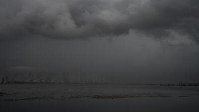 The Santacruz weather station recorded only 0.5 mm of rain between 8:30am and 5pm on Saturday. (Raju Shinde/HT Photo) The Santacruz weather station recorded only 0.5 mm of rain between 8:30am and 5pm on Saturday. (Raju Shinde/HT Photo)