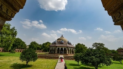 People out on a hot day at Humayun’s Tomb in New Delhi on Friday. (RAJ K RAJ /HT PHOTO) People out on a hot day at Humayun’s Tomb in New Delhi on Friday. (RAJ K RAJ /HT PHOTO)