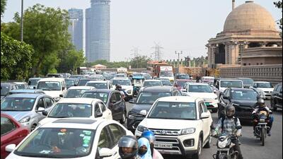 The road that will be widened is in front of the Rastriya Dalit Prerna Sthal from Sector 95 to the DND Flyway. (Sunil Ghosh/HT Photo) The road that will be widened is in front of the Rastriya Dalit Prerna Sthal from Sector 95 to the DND Flyway. (Sunil Ghosh/HT Photo)