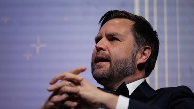 JD Vance described the conflict between Elon Musk and Donald Trump as a significant error, expressing hope for reconciliation. Kayla Bartkowski/Getty Images/AFP (Photo by Kayla Bartkowski / GETTY IMAGES NORTH AMERICA / Getty Images via AFP) (Getty Images via AFP) JD Vance described the conflict between Elon Musk and Donald Trump as a significant error, expressing hope for reconciliation. Kayla Bartkowski/Getty Images/AFP (Photo by Kayla Bartkowski / GETTY IMAGES NORTH AMERICA / Getty Images via AFP) (Getty Images via AFP)