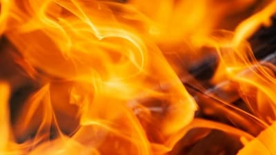 A massive four-alarm fire broke out in downtown Stockton, California. (UnSplash)