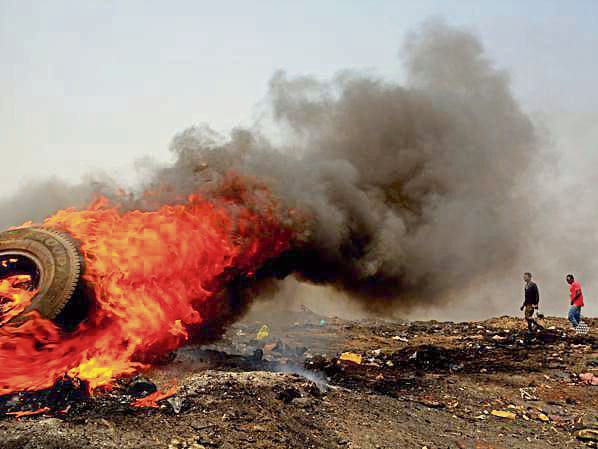 Ghana’s Agbogbloshie is one of the largest waste and e-waste ‘processing’ centres in the world. There are no safety standards here, no regulation. (Shutterstock) Ghana’s Agbogbloshie is one of the largest waste and e-waste ‘processing’ centres in the world. There are no safety standards here, no regulation. (Shutterstock)