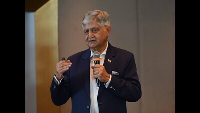 Former army chief Gen VP Malik (retd) delivering a lecture during ‘Hobnob 2025’ in Chandigarh on Sunday. (Keshav Singh/HT) Former army chief Gen VP Malik (retd) delivering a lecture during ‘Hobnob 2025’ in Chandigarh on Sunday. (Keshav Singh/HT)