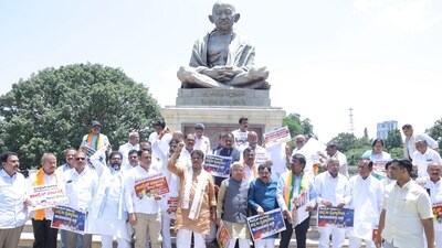 Karnataka BJP protests at Bengaluru's Vidhana Soudha over stampede deaths. Karnataka BJP protests at Bengaluru's Vidhana Soudha over stampede deaths.