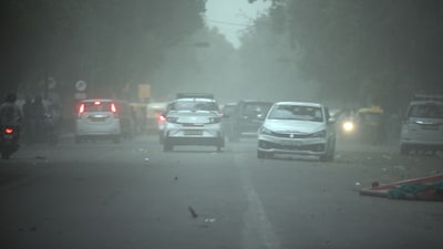 Dust-laden winds are expected to persist through the day in Delhi on Monday. (Hindustan Times) Dust-laden winds are expected to persist through the day in Delhi on Monday. (Hindustan Times)