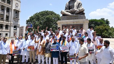Leader of Opposition in Karnataka Legislative Assembly R Ashoka staged a protest against the state government regarding the Bengaluru stampede. ((ANI Photo)) Leader of Opposition in Karnataka Legislative Assembly R Ashoka staged a protest against the state government regarding the Bengaluru stampede. ((ANI Photo))