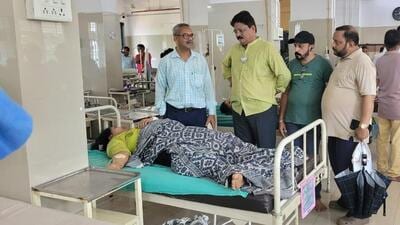 Rajesh Sawant, BJP’s Ratnagiri district president, visited the injured teachers at the civil hospital. Rajesh Sawant, BJP’s Ratnagiri district president, visited the injured teachers at the civil hospital.