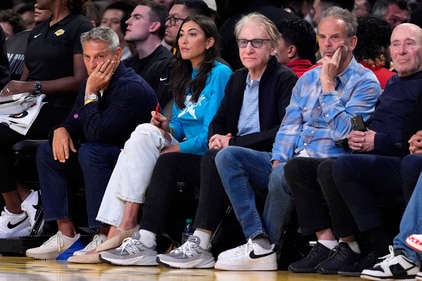 David Geffen (extreme right) with Ari Emanuel, Sarah Staudinger, Bill Maher, and Peter Berg during the NBA first-round playoff series between the Los Angeles Lakers and the Minnesota Timberwolves, April 19, 2025. (AP Photo/Mark J. Terrill) (AP)