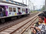 “The reason for the accident is believed to be an excessive crowd on the train,” the Central Railway said. “The reason for the accident is believed to be an excessive crowd on the train,” the Central Railway said.