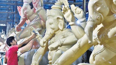 HC lifts ban on manufacturing PoP idols, bars immersion in natural water bodies HC lifts ban on manufacturing PoP idols, bars immersion in natural water bodies