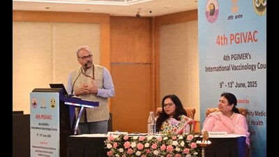 Dr Rajeev Singh Raghuvanshi, drug controller general of India, addressing the gathering during the 4th PGIMER's International Vaccinology Course in Chandigarh on Monday. (Ravi Kumar/HT) Dr Rajeev Singh Raghuvanshi, drug controller general of India, addressing the gathering during the 4th PGIMER's International Vaccinology Course in Chandigarh on Monday. (Ravi Kumar/HT)