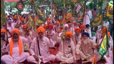 Lok Ujjara Roko Committee members holding a protest in Ludhiana on Monday. (Gurpreet Singh/HT)