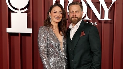 NEW YORK, NEW YORK - JUNE 08: (L-R) Sara Bareilles and Joe Tippett attend The 78th Annual Tony Awards at Radio City Music Hall on June 08, 2025 in New York City. Michael Loccisano/Getty Images/AFP (Photo by Michael loccisano / GETTY IMAGES NORTH AMERICA / Getty Images via AFP) (Getty Images via AFP) NEW YORK, NEW YORK - JUNE 08: (L-R) Sara Bareilles and Joe Tippett attend The 78th Annual Tony Awards at Radio City Music Hall on June 08, 2025 in New York City. Michael Loccisano/Getty Images/AFP (Photo by Michael loccisano / GETTY IMAGES NORTH AMERICA / Getty Images via AFP) (Getty Images via AFP)
