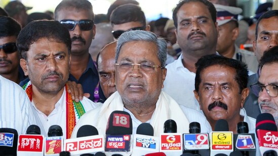 Karnataka Chief Minister Siddaramaiah speaks to the media regarding the stampede during Royal Challengers Bangalore (RCB)'s victory celebrations. (Siddaramaiah-X)