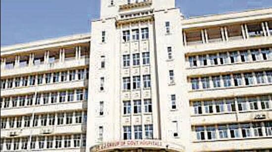 An officer from the JJ Marg police station said that he had been dealing with financial difficulties at home and was reportedly under a lot of academic stress