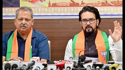 BJP MP Anurag Thakur and Chandigarh party president Jatinder Pal Malhotra during the press conference in Chandigarh on Tuesday. (Ravi Kumar/HT) BJP MP Anurag Thakur and Chandigarh party president Jatinder Pal Malhotra during the press conference in Chandigarh on Tuesday. (Ravi Kumar/HT)