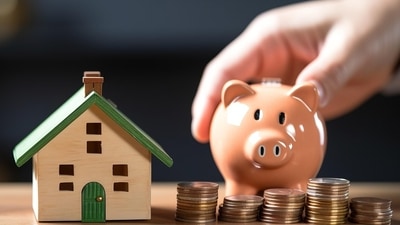 Despite the RBI's clear direction, banks and lending institutions often delay or partially pass on the benefits of rate cuts to home loan borrowers. (Representational photo) (Pixabay) Despite the RBI's clear direction, banks and lending institutions often delay or partially pass on the benefits of rate cuts to home loan borrowers. (Representational photo) (Pixabay)