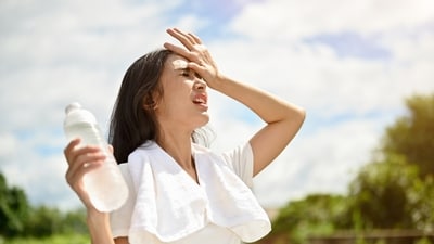The summer heat can drain your energy quickly, making you dizzy. (Shutterstock) The summer heat can drain your energy quickly, making you dizzy. (Shutterstock)