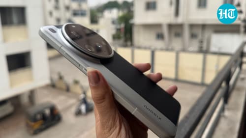 Xiaomi 15 Ultra comes in a single Silver Chrome colour variant. (Aishwarya Panda-HT) Xiaomi 15 Ultra comes in a single Silver Chrome colour variant. (Aishwarya Panda-HT)