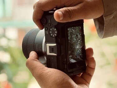 Canon EOS R50 V makes it easy to film vertical content. (Shaurya Sharma - HT) Canon EOS R50 V makes it easy to film vertical content. (Shaurya Sharma - HT)