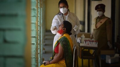 Kerala Health Minister Veena George said that Genomic sequencing is being conducted to identify the Covid-19 variant. (HT File Photo)