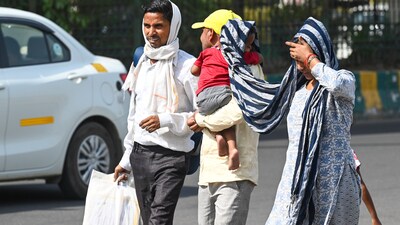 There may be some relief in Delhi heatwave starting June 12, with the IMD forecasting light rainfall and thunderstorms in some parts. (Sunil Ghosh / Hindustan Times) There may be some relief in Delhi heatwave starting June 12, with the IMD forecasting light rainfall and thunderstorms in some parts. (Sunil Ghosh / Hindustan Times)