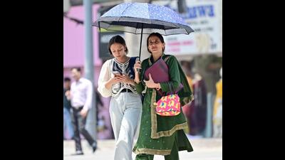 According to the India Meteorological Department (IMD), Wednesday night was the season’s first “warm night”. (HT File) According to the India Meteorological Department (IMD), Wednesday night was the season’s first “warm night”. (HT File)