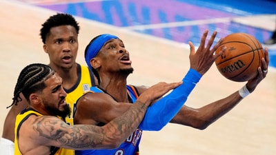 Oklahoma City Thunder guard Shai Gilgeous-Alexander (2) shoots the ball against Indiana Pacers forward Obi Toppin (1) (IMAGN IMAGES via Reuters Connect)