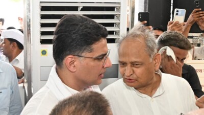 Former chief minister Ashok Gehlot and Sachin Pilot shared the stage in Dausa. (X) Former chief minister Ashok Gehlot and Sachin Pilot shared the stage in Dausa. (X)
