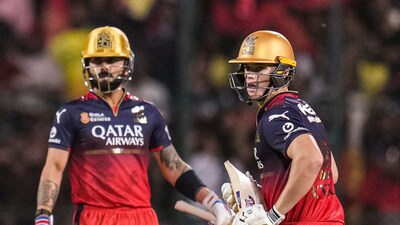 Virat Kohli and Jacob Bethell during a partnership for RCB at the Chinnaswamy Stadium. (PTI) Virat Kohli and Jacob Bethell during a partnership for RCB at the Chinnaswamy Stadium. (PTI)