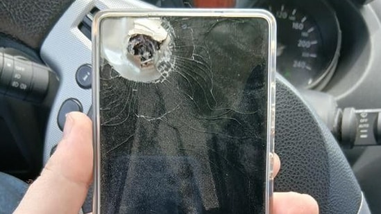 A Samsung Galaxy S25 Ultra has reportedly saved a Ukrainian soldier by blocking shrapnel during the conflict. (Naver)