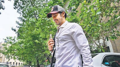 Actor Dino Morea leaves the ED office at Ballard Estate in Mumbai on Thursday. (Anshuman PoyrekarHindustan Times)