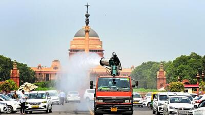 An anti-smog gun at South block on Raisina Hill in New Delhi on Friday. (ANI) An anti-smog gun at South block on Raisina Hill in New Delhi on Friday. (ANI)